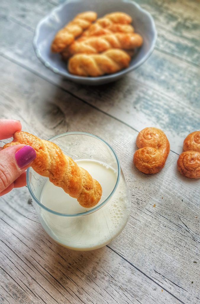 Greek Koulourakia cookies